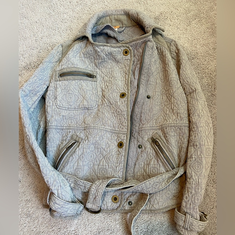 Free People coat. Great condition. Size S. Runs bigger.